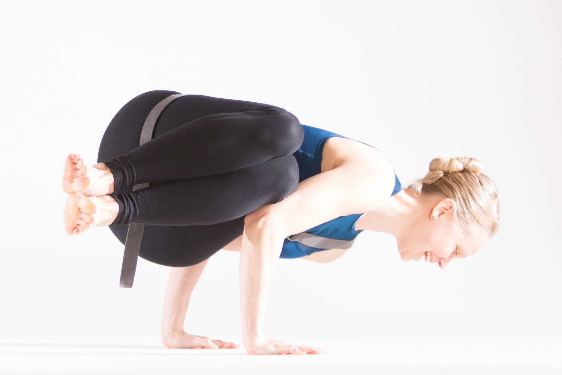 What is Side Crow (Parsva Bakasana) in Yoga? Tips, Technique, Correct Form,  Benefits and Common Mistakes