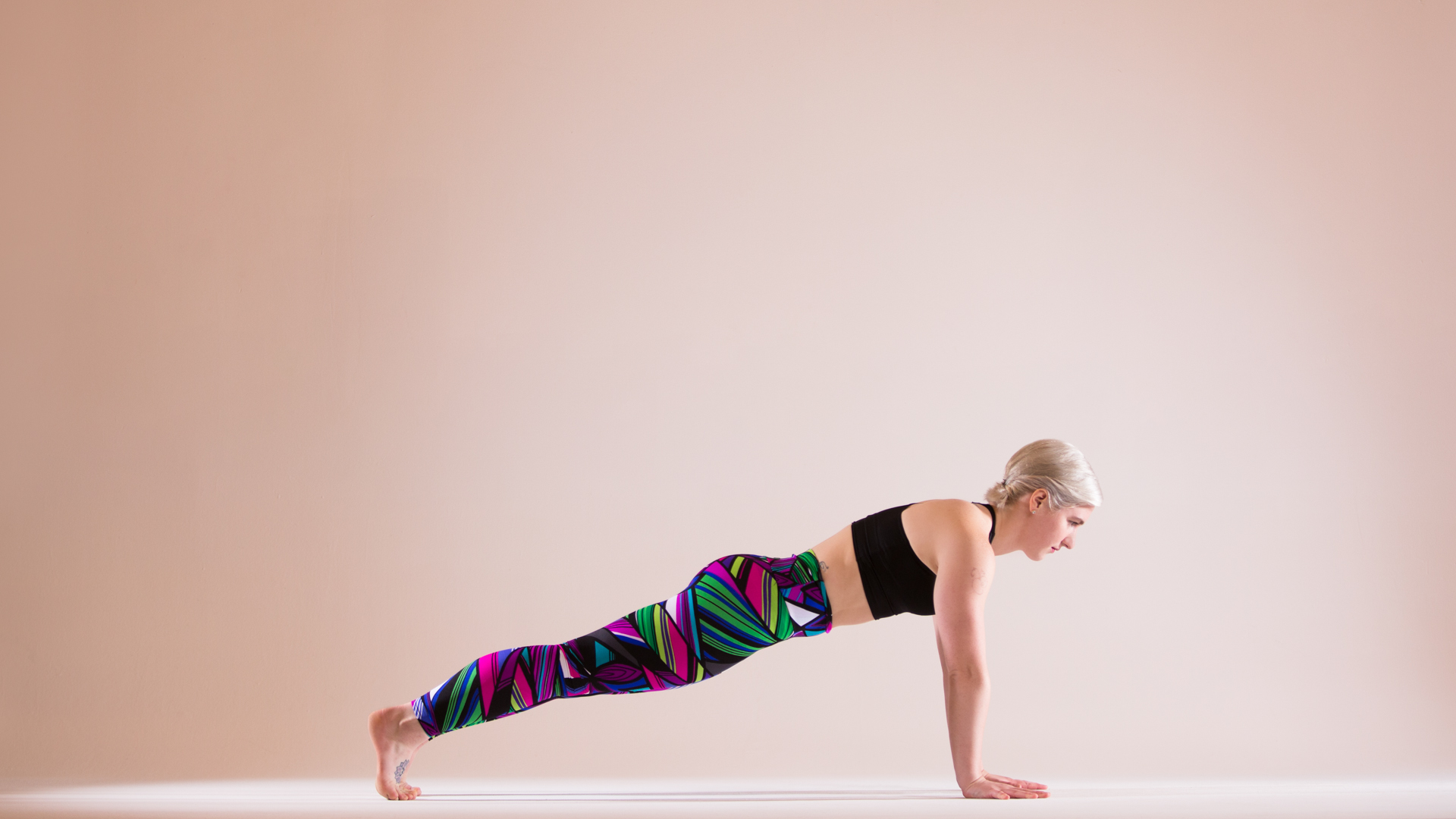 How To Do A Handstand For Beginners in 4 Easy Steps – Brett Larkin Yoga