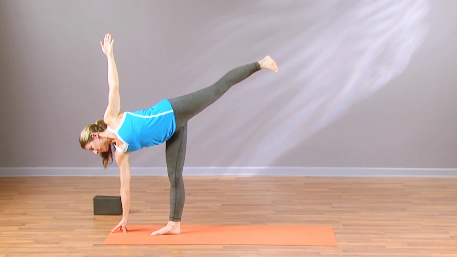 Mini Tutorial Ardha Chandrasana Half Moon Pose Mini Tutorial Ardha Chandrasana Half Moon Pose