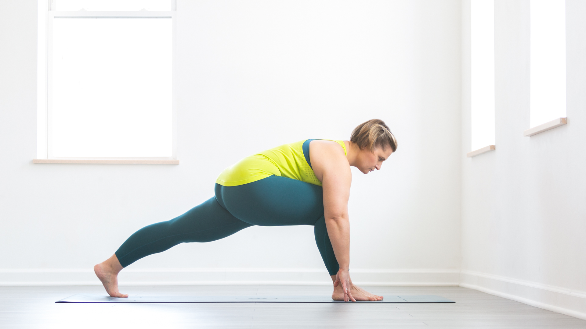 Right Half Pigeon Pose by Jataesha C. - Exercise How-to - Skimble