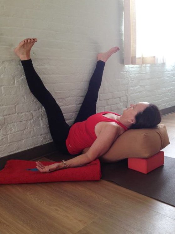 Astha Yoga - Wall assisted stretching ⠀⠀⠀⠀⠀ ⠀⠀⠀⠀⠀⠀⠀⠀⠀⠀⠀⠀... | Facebook