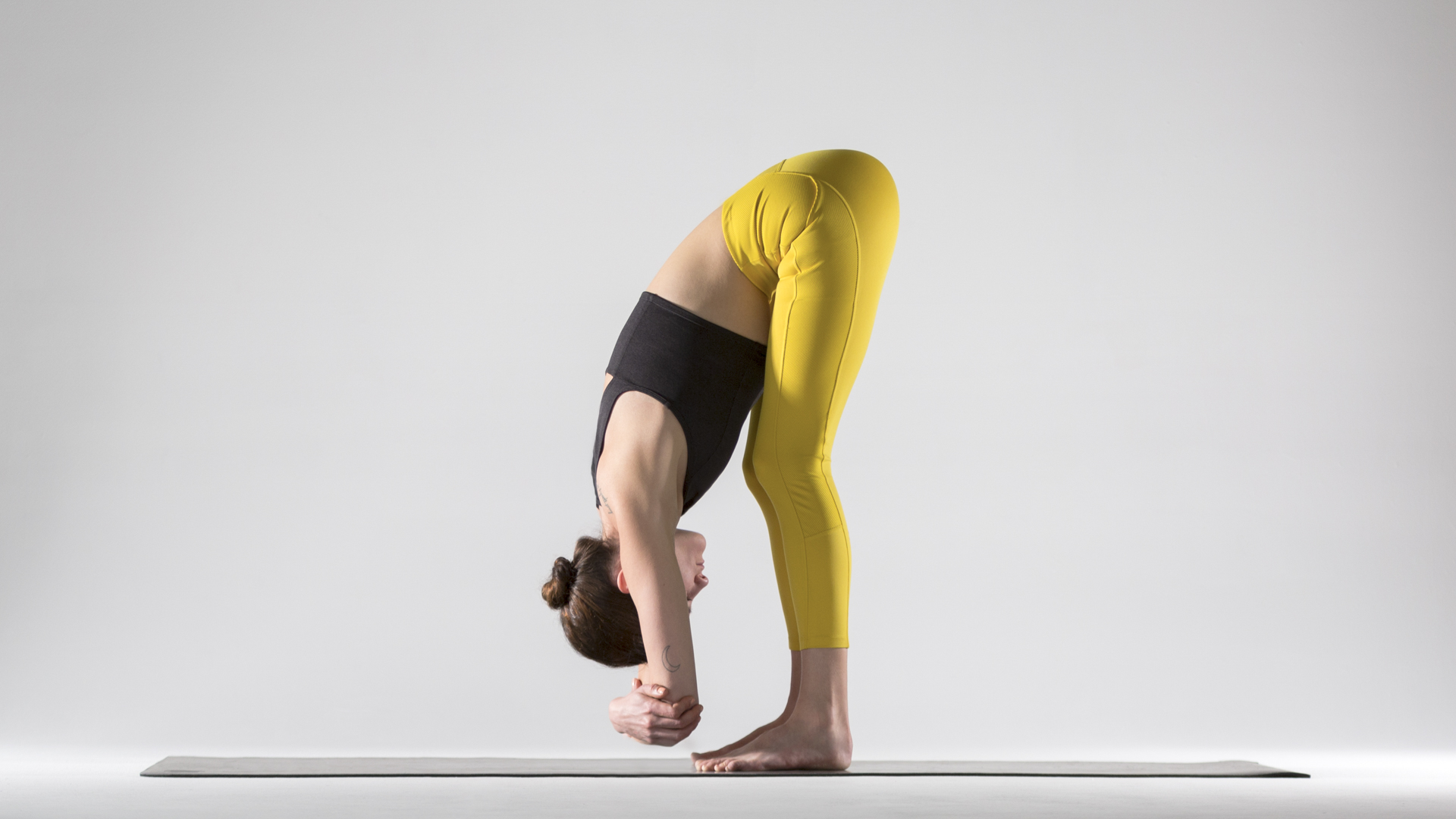 12 Advanced Yoga Poses That Are Fun to Look At (and Even More Fun to Do)