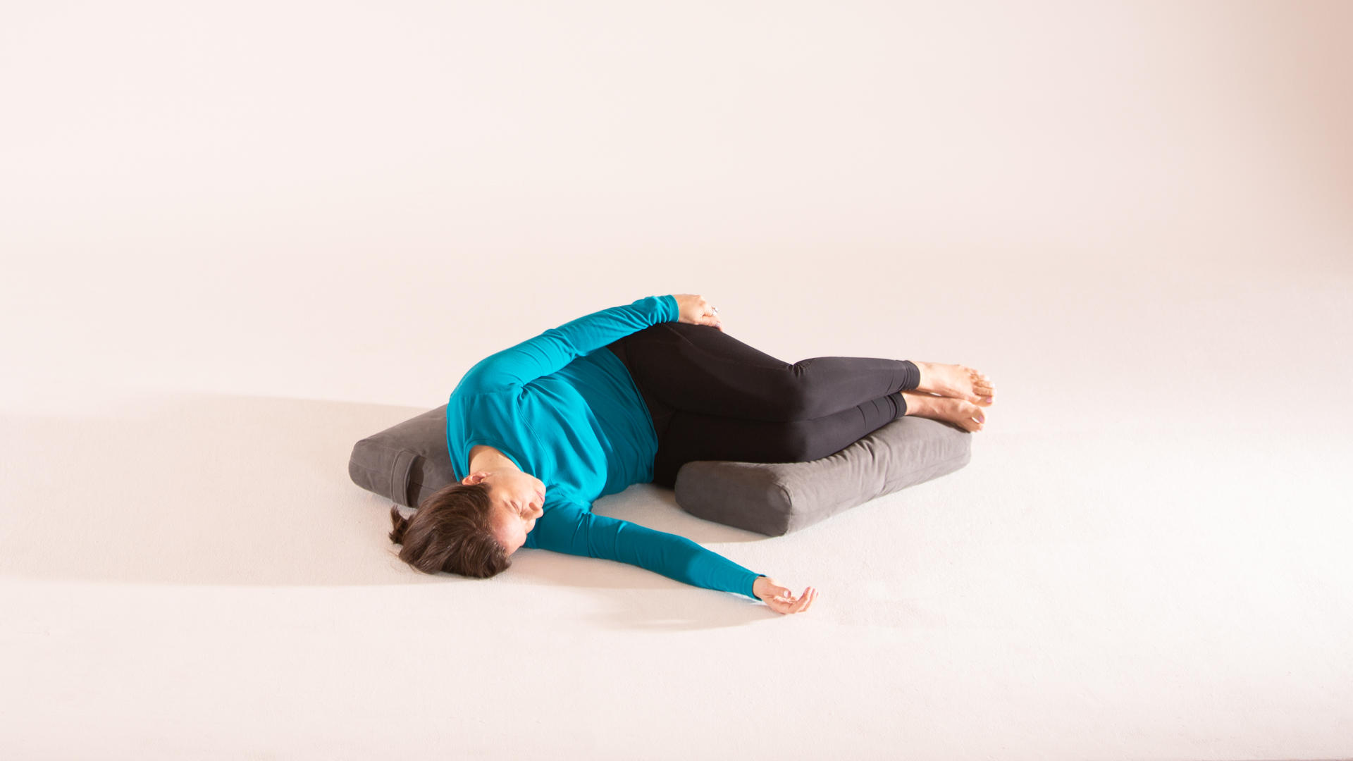 Yoga Pose Of The Week: Half Spinal Twist | Yoga for knees, Yoga poses, Easy  yoga