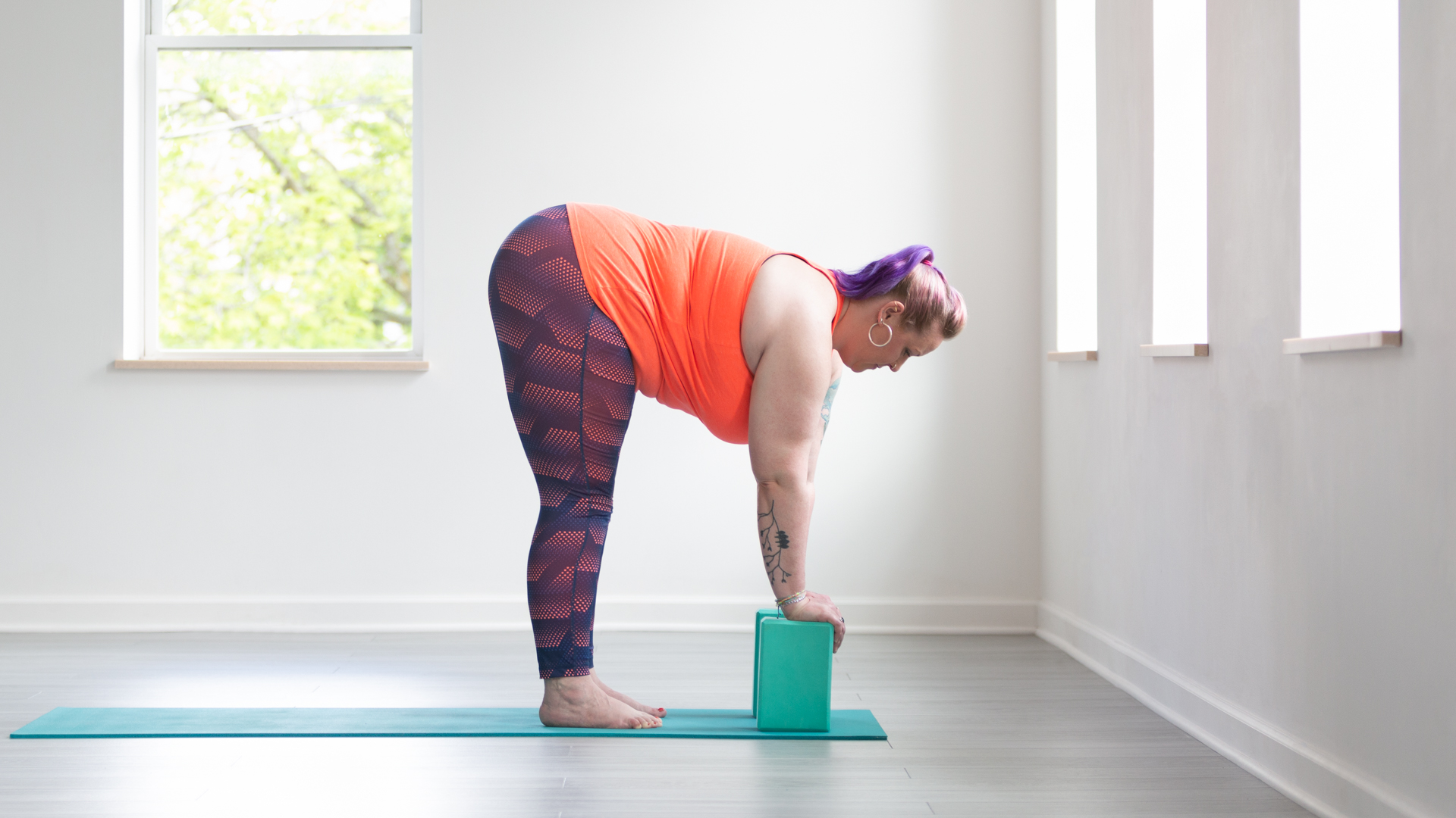 Yoga For Runners: A 7-Pose Flow That's Perfect For Cross-Training |  mindbodygreen