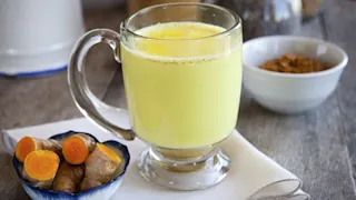 How to Make ﻿Turmeric Milk