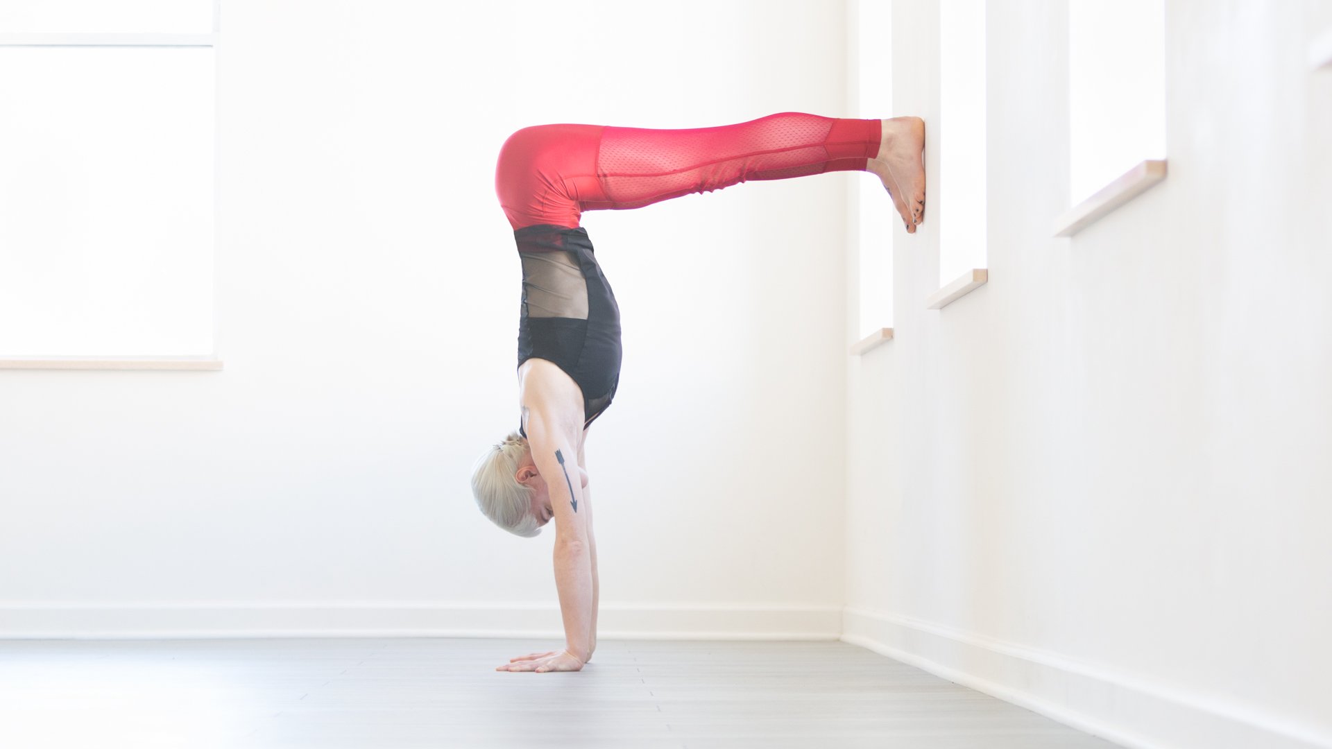 4 Accessible Ways to Get Into Handstand Yoga Pose
