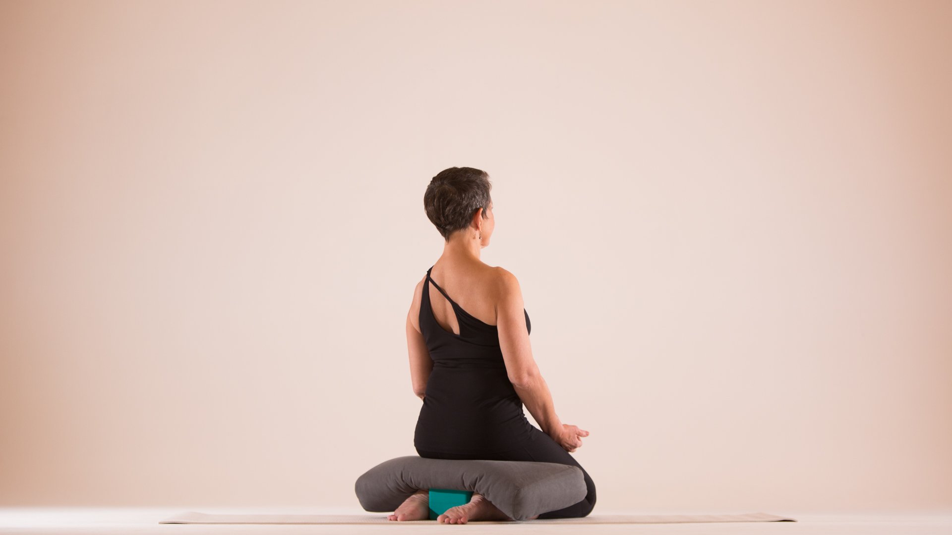 Backbend yoga poses stretch your knees