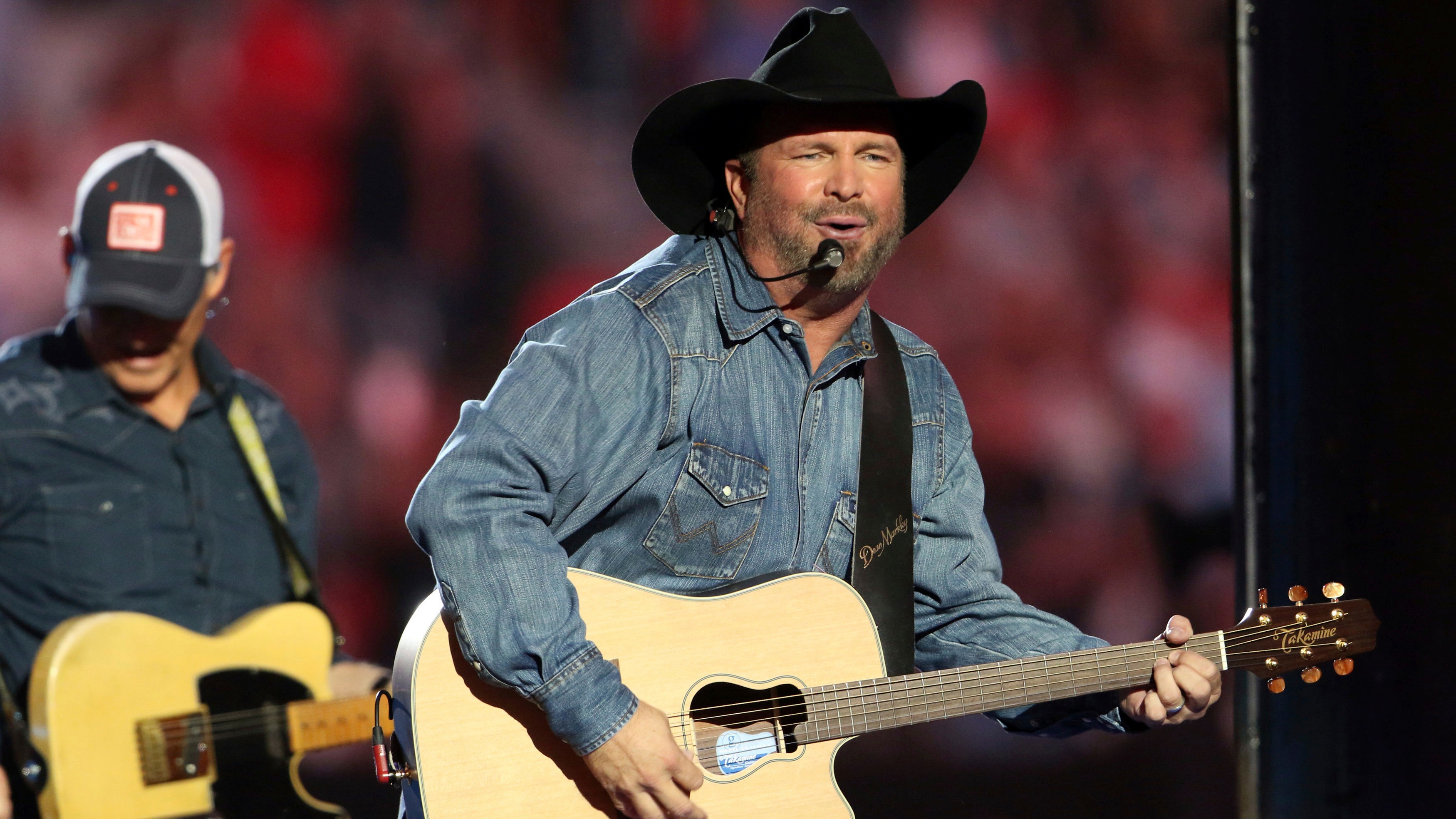 Garth Brooks to play first-ever concert at Notre Dame Stadium