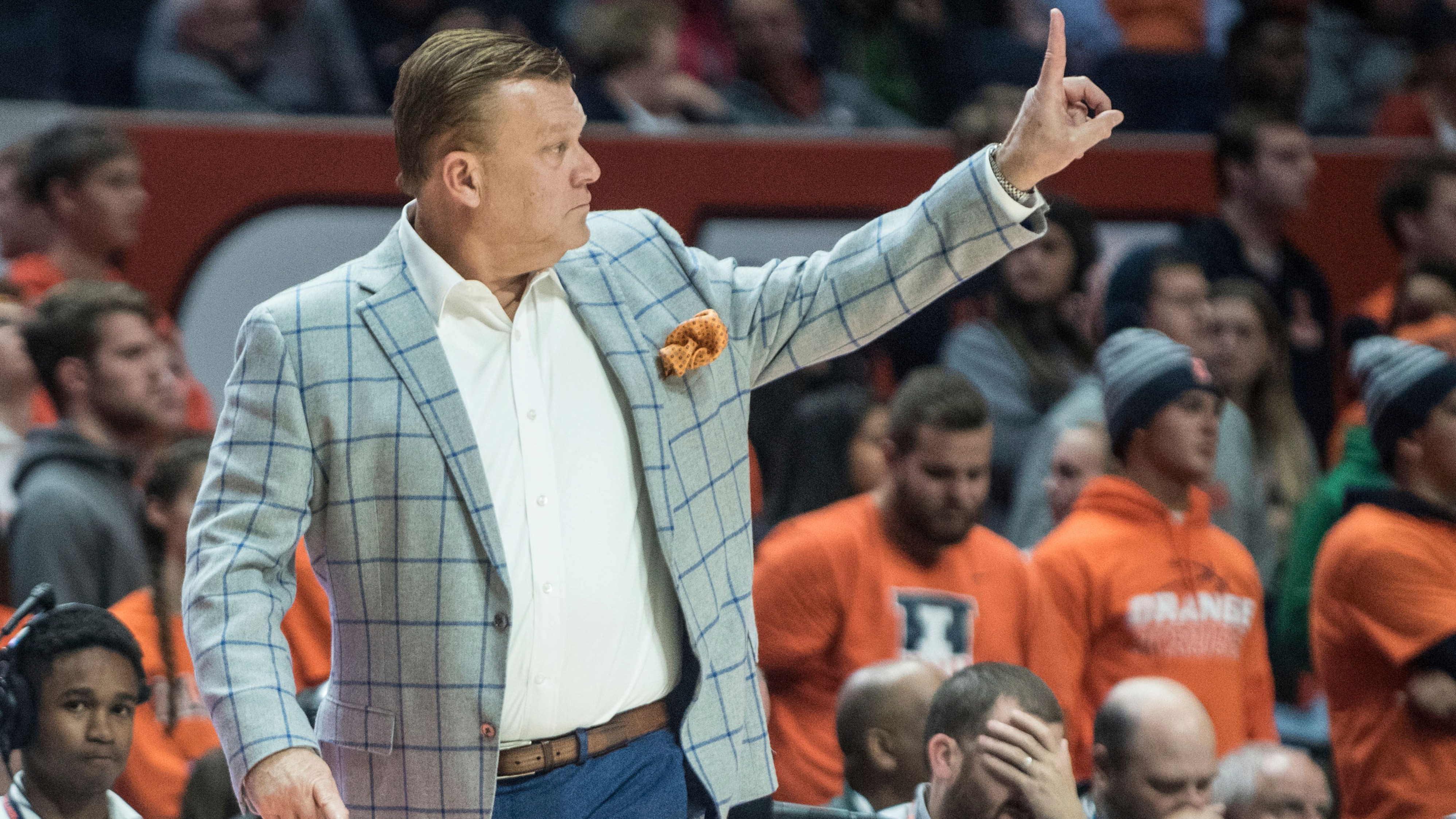 Illinois Basketball Poised To Cash Betting Tickets In Breakout Season Illinois basketball assistant stephen gentry breaks down illinois vs wisconsin end of game 2020. illinois basketball poised to cash