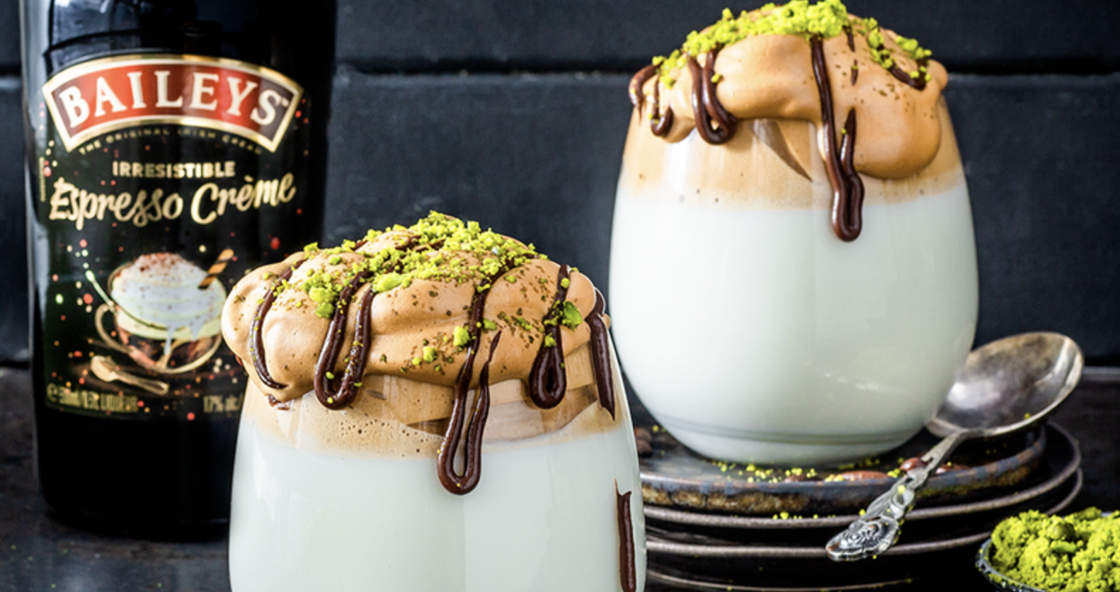 Dalgona met Baileys Espresso Crème-chocoladesaus