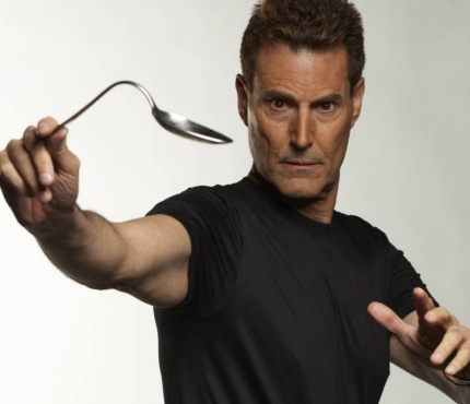 Investigating the Marvels of Uri Geller: Spoon Bending, Psychic Powers and Illusions