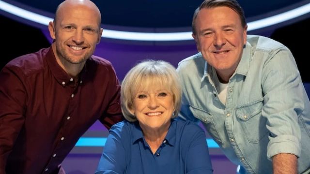 Matt Dawson (left), Sue Barker (centre) and Phil Tufnell (right) on A Question of Sport. Image Credit: The Telegraph.