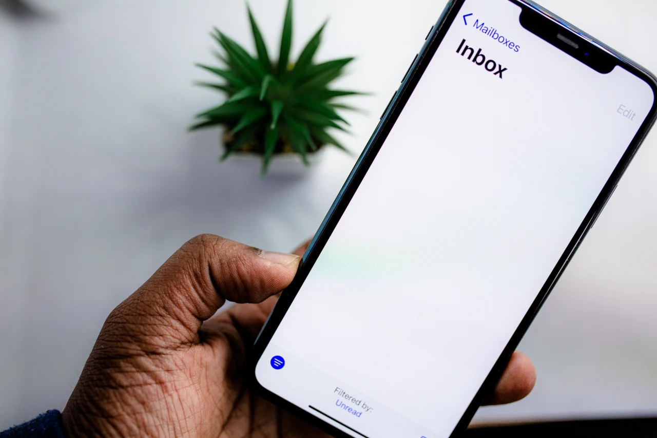 Smartphone with empty email inbox
