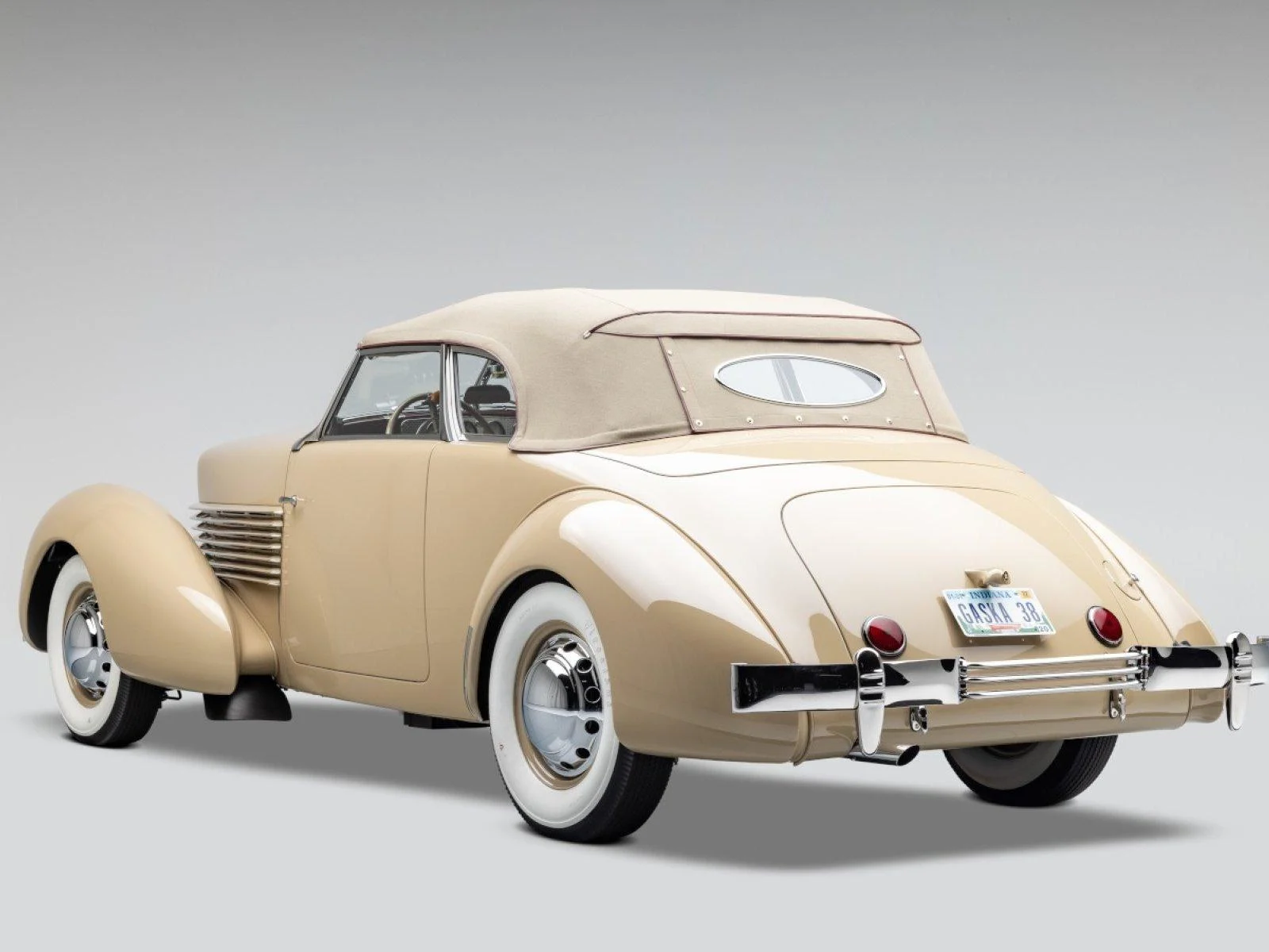 1937 Cord 812 Phaeton Convertible - 3