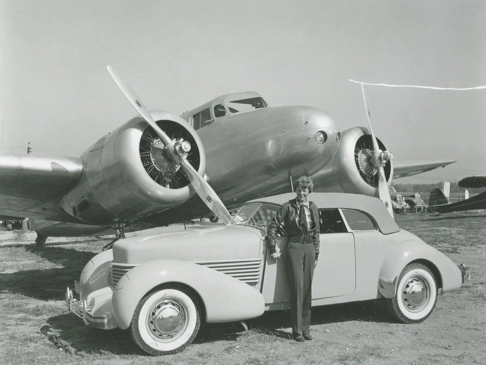 1937 Cord 812 Phaeton Convertible - 12