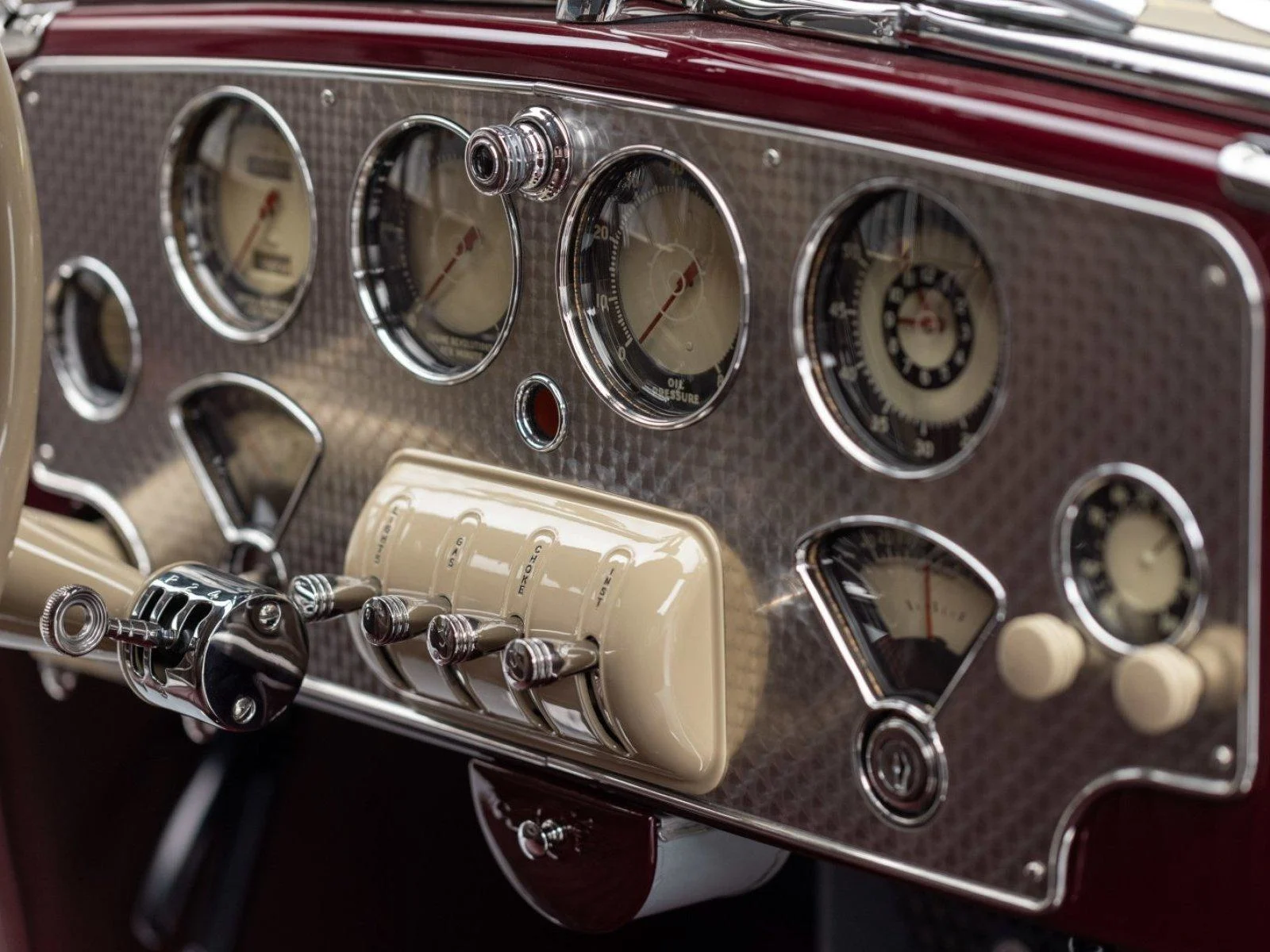 1937 Cord 812 Phaeton Convertible - 7
