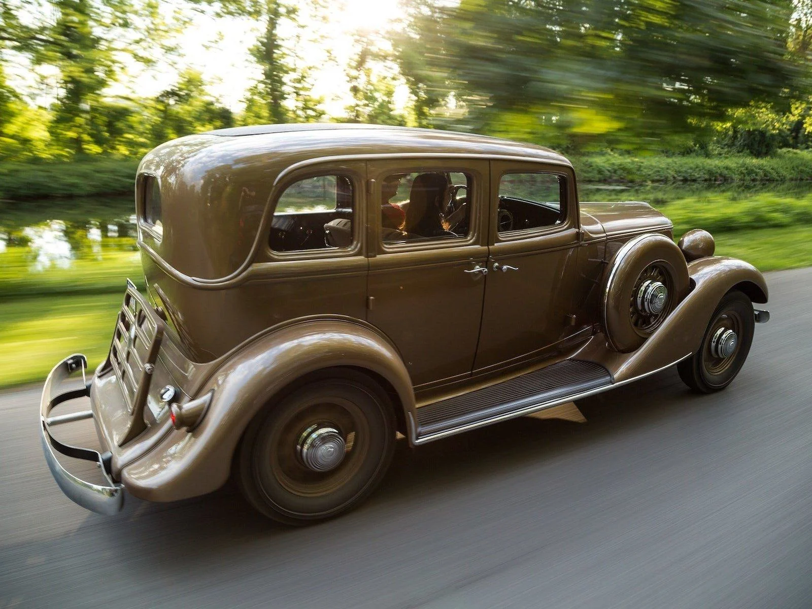 11 - 1933 Graham 8 Sedan