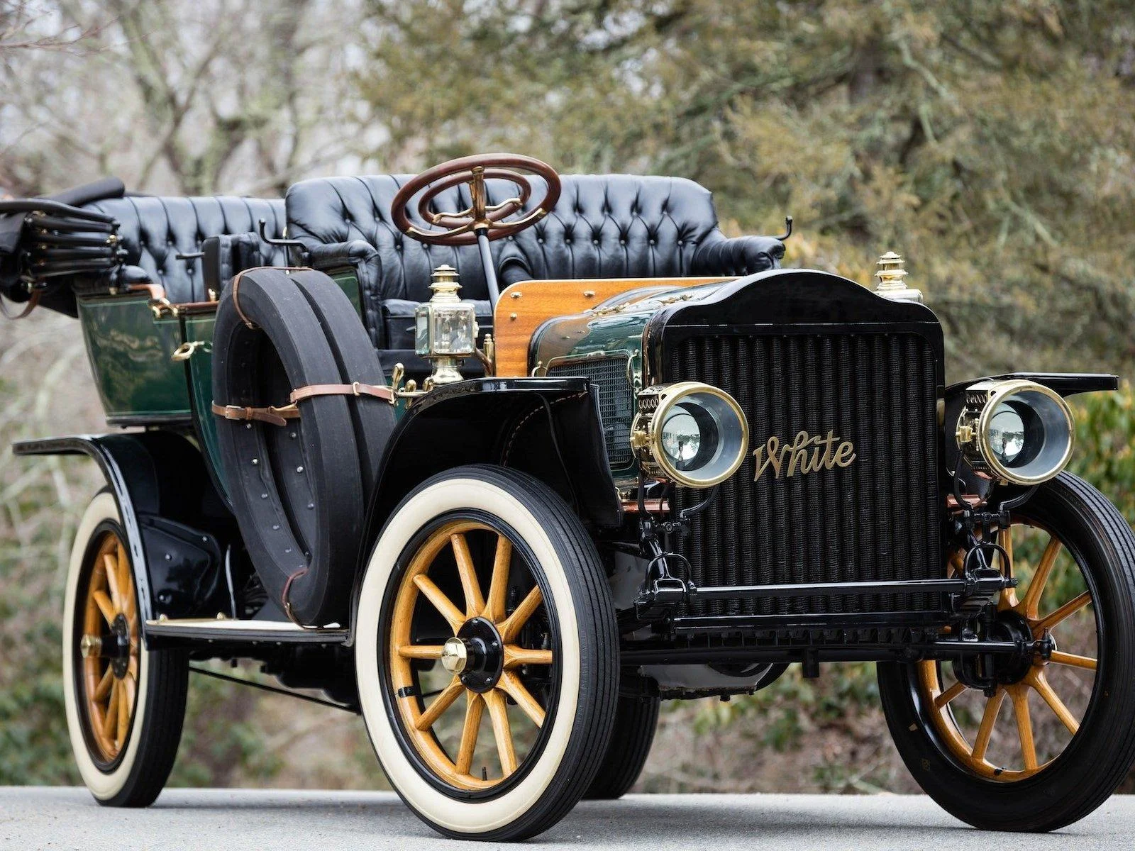 12 - 1909 White Model M Steam Car