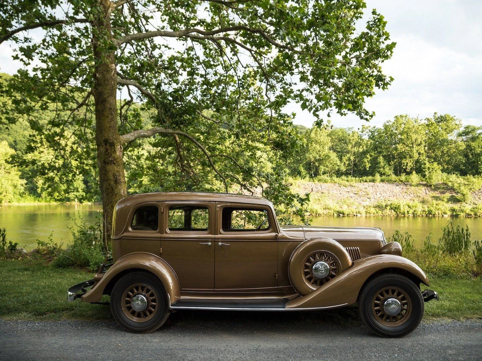 12 - 1933 Graham 8 Sedan