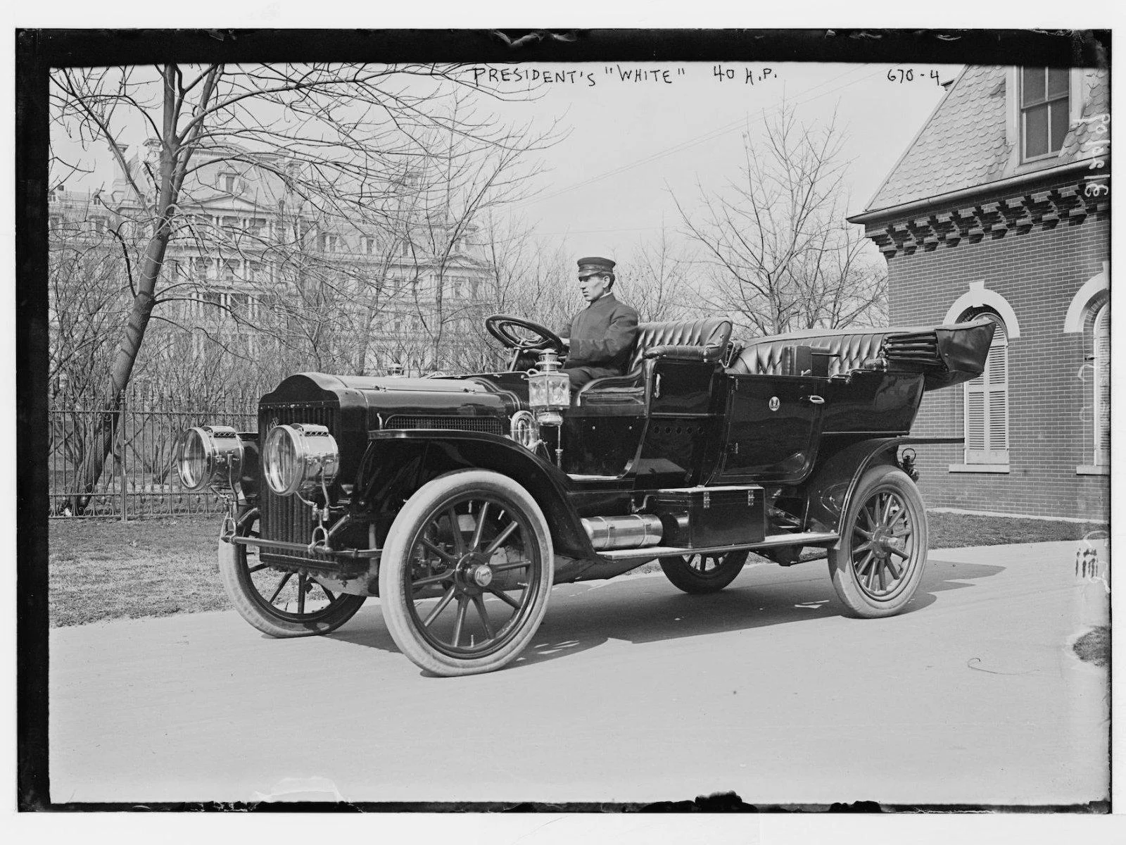 14 - 1909 White Model M Steam Car