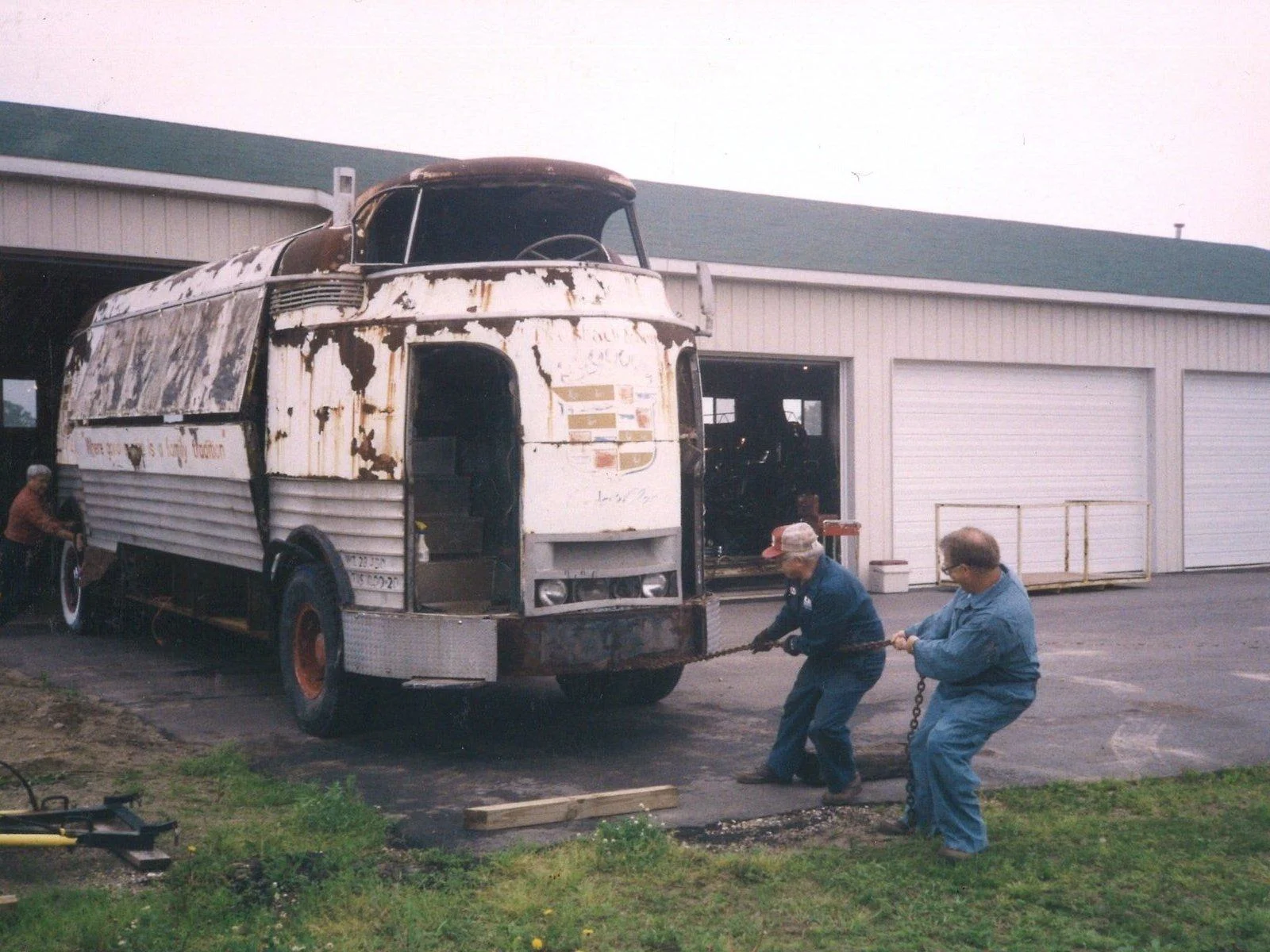 7 - 1940 GM Futurliner
