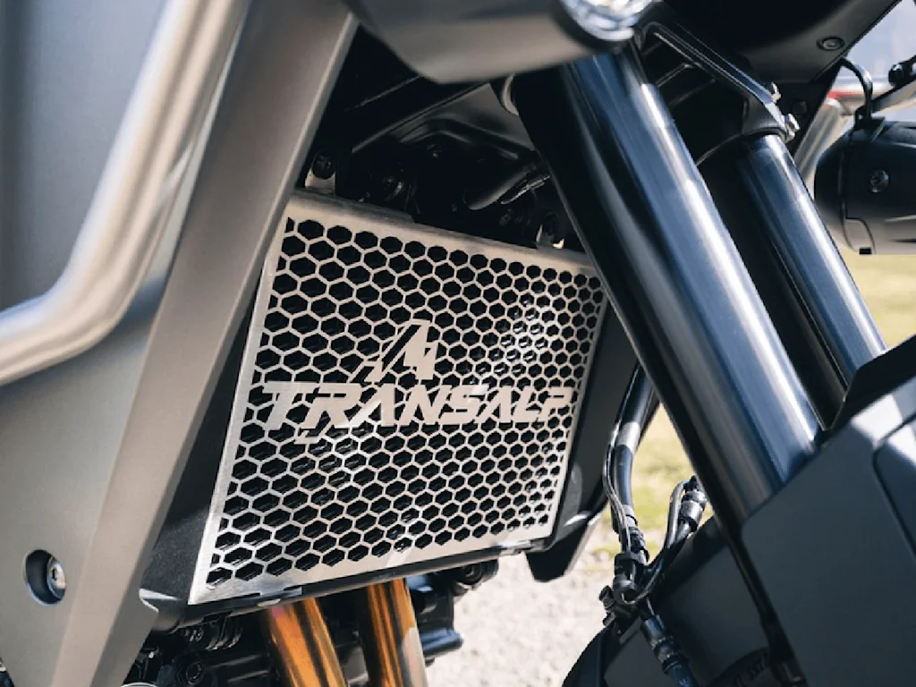 RADIATOR GRILL