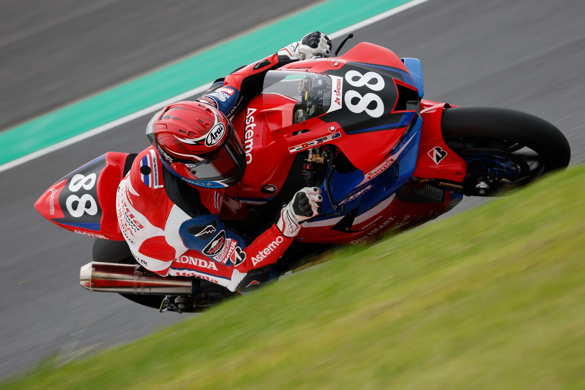 Suzuka 9