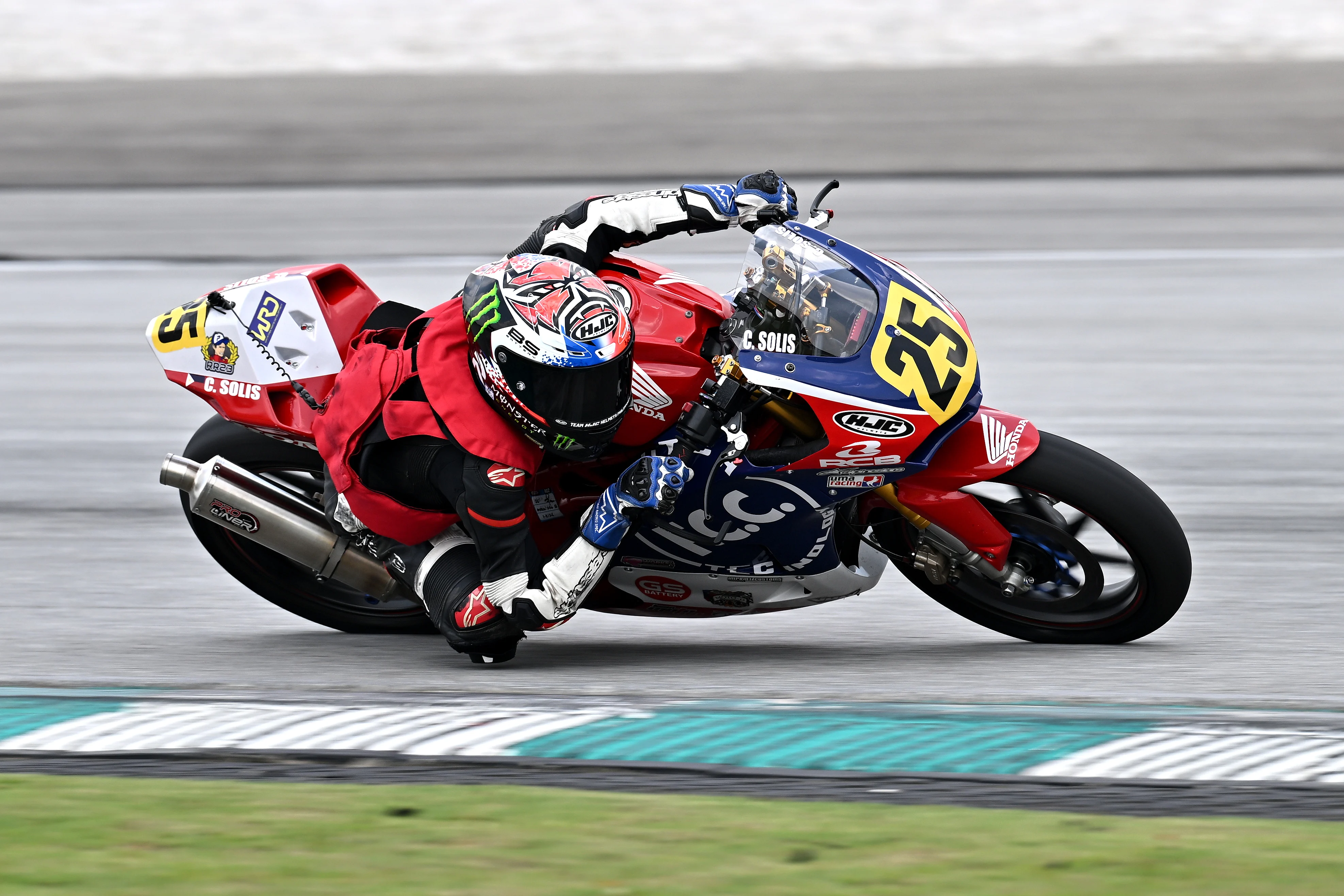 F.C.C. Honda Philippines, Inc. Racing Team rider Carlsen Solis hits a back-to-back podium finish in Round 1 of the Malaysian Superbike Championship.