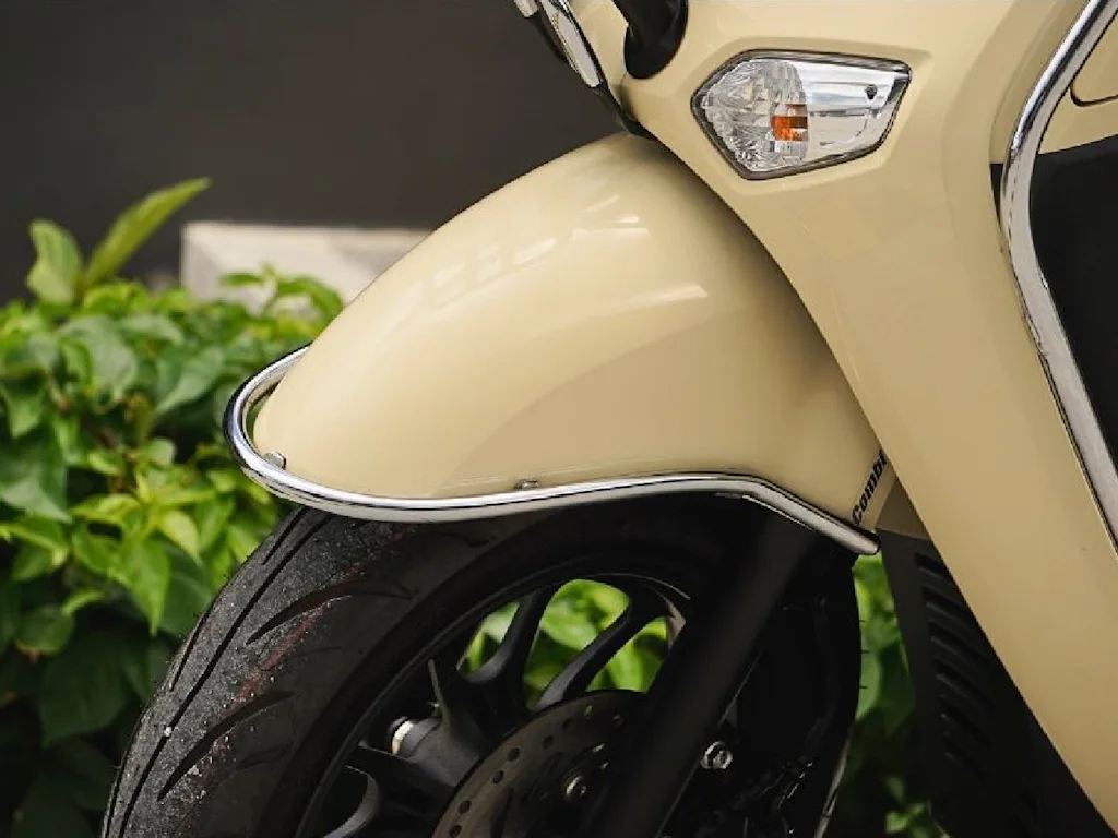 PIPE FENDER (CHROME)