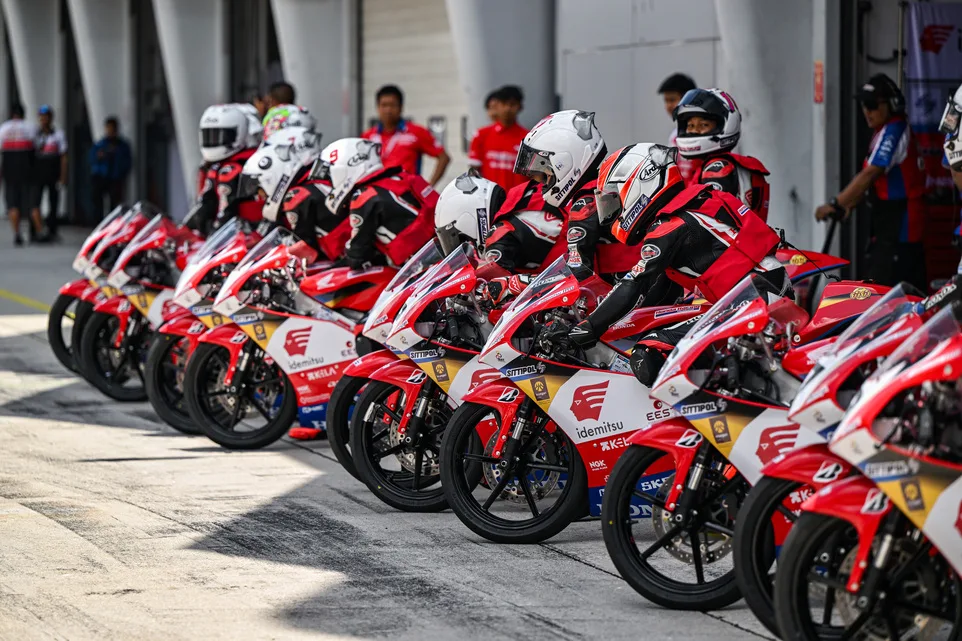 Filipino Riders Ronald Galzote and Carlsen Solis Competes Honda Thailand Talent Cup Round 1 at Sepang