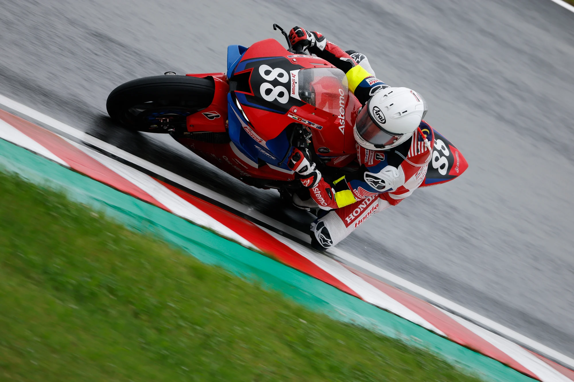 Suzuka 7