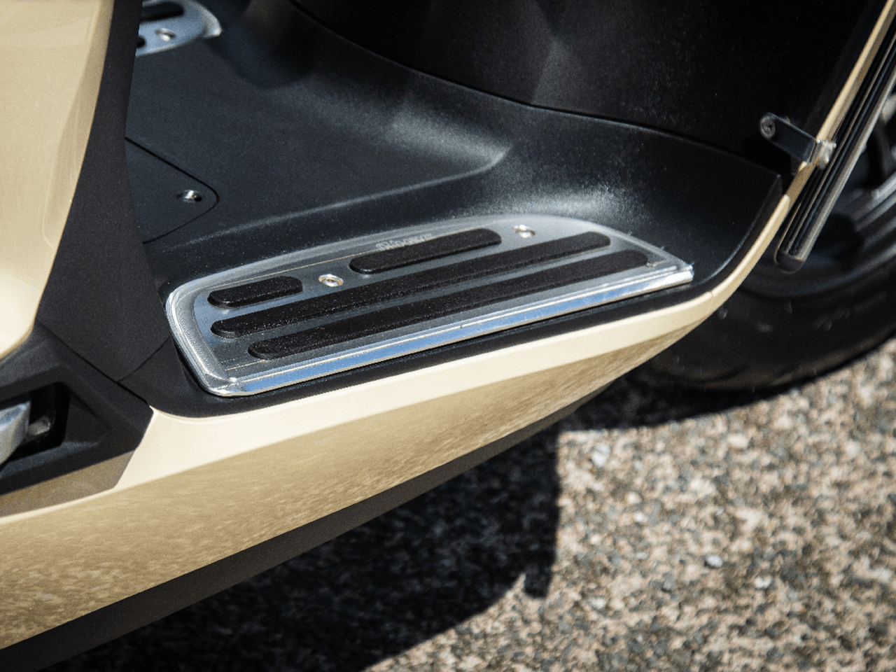 ALUMINUM FLOOR PANEL - Variant Image