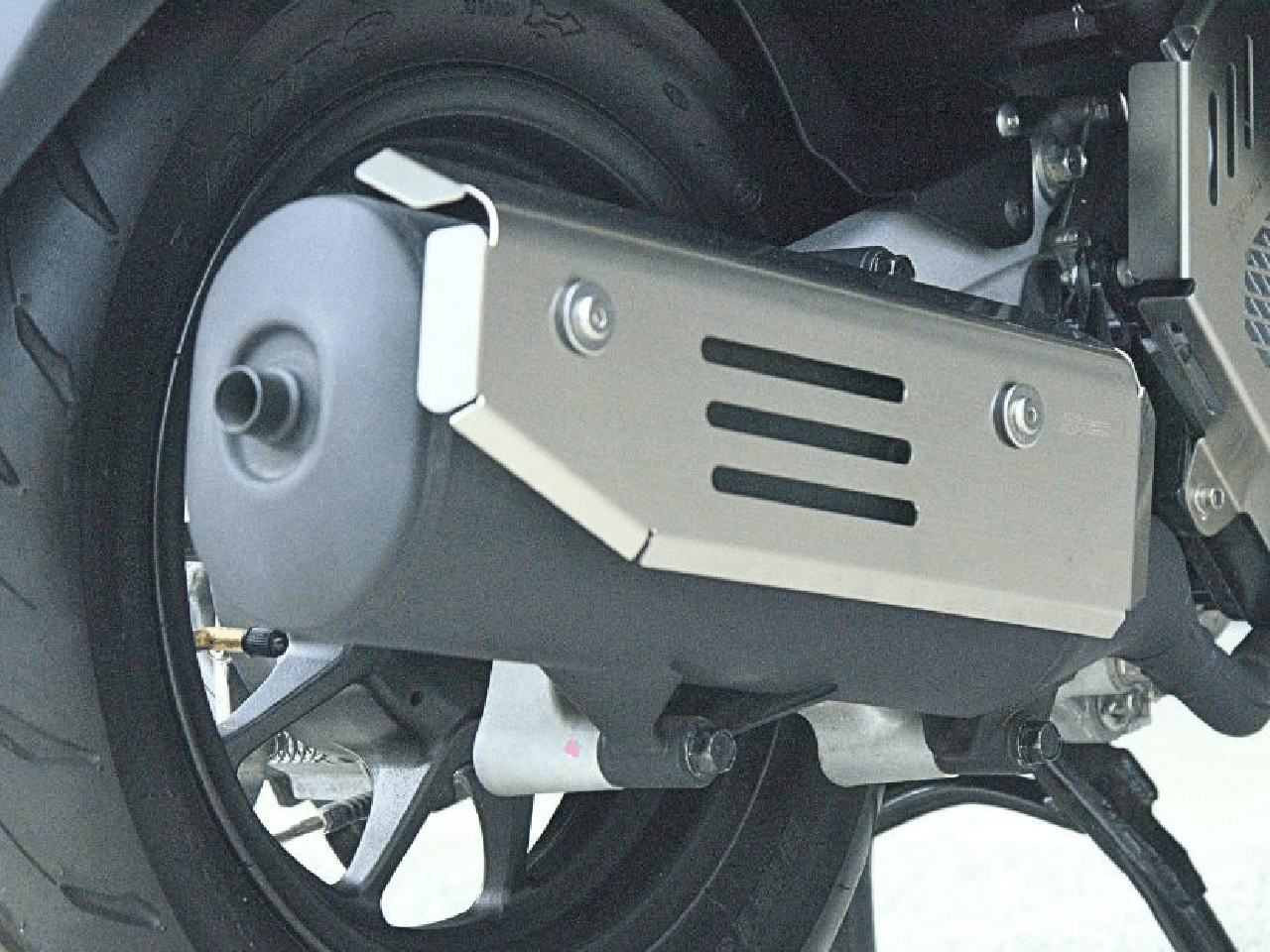 MUFFLER COVER - Variant Image