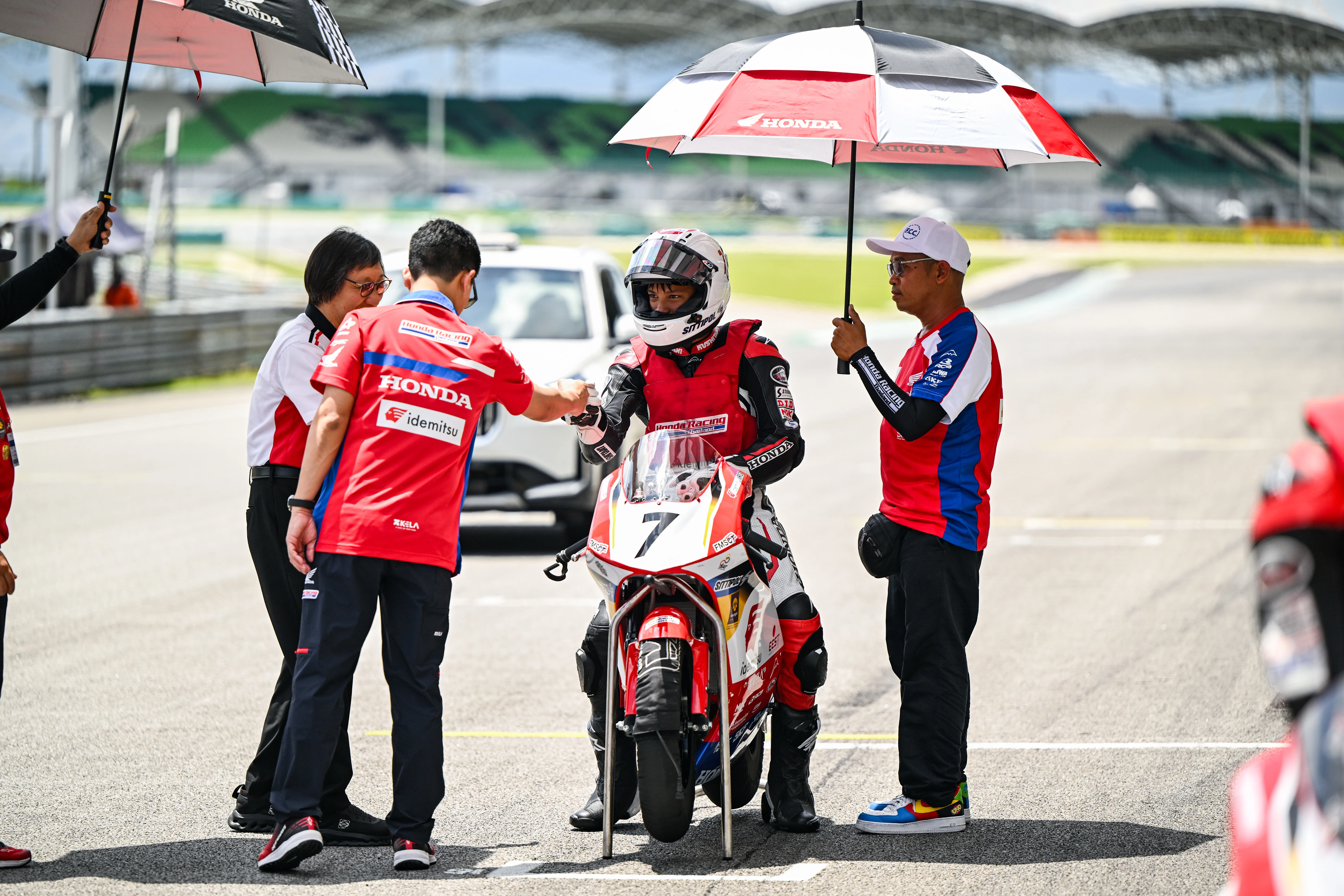 Filipino Riders Ronald Galzote and Carlsen Solis Competes Honda Thailand Talent Cup Round 1 at Sepang 2