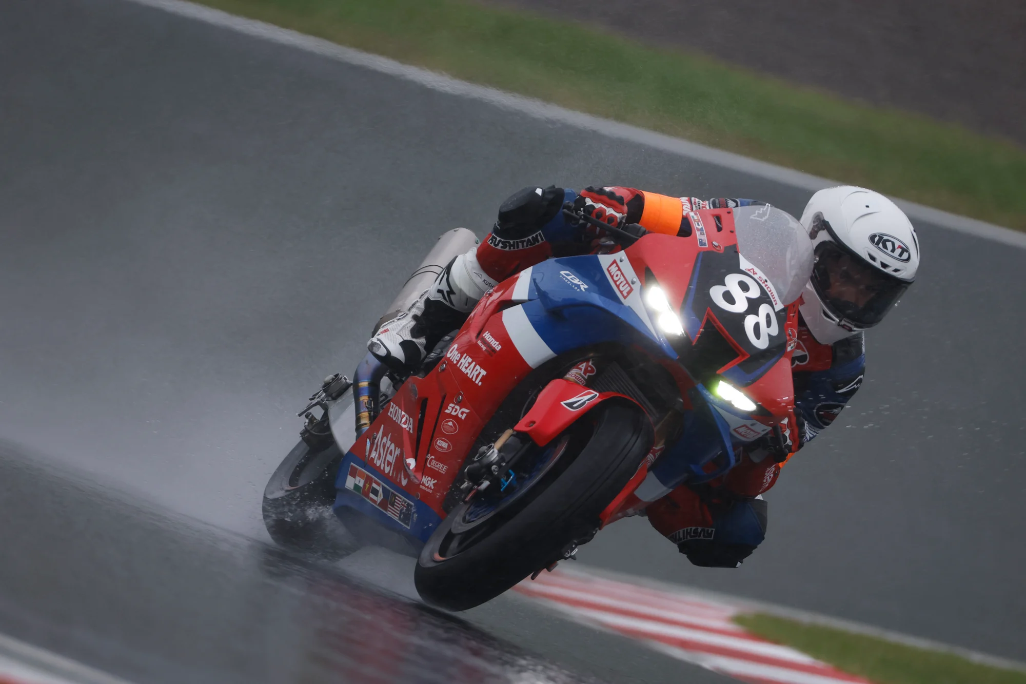 Suzuka 6