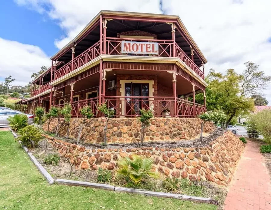 Heritage Country Motel