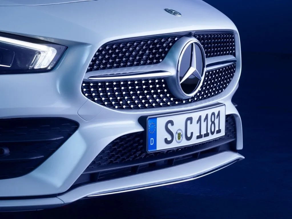 Mercedes: CLA Coupe Verbrenner Exterieur Front