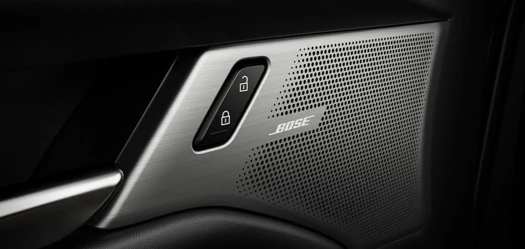 Mazda: 3 Interieur Sound