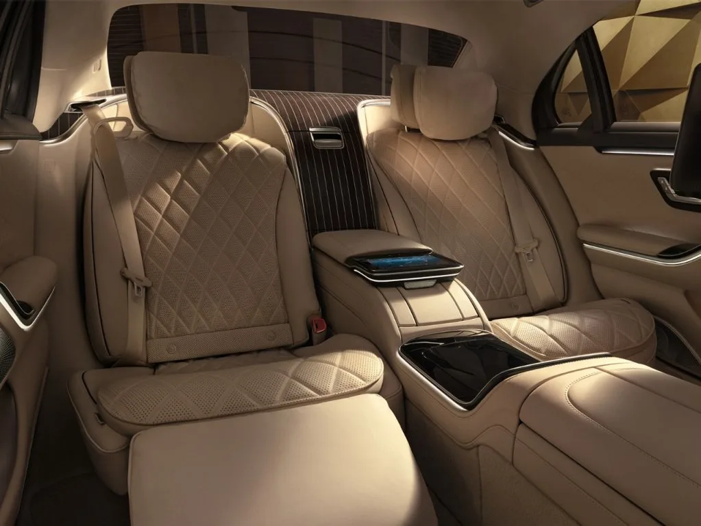 Mercedes: S Limousine Interieur Fond-Tablet