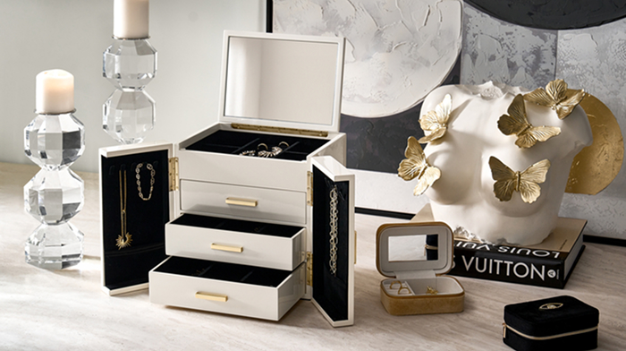 Nikki Chu - Midnight Feather Mirror