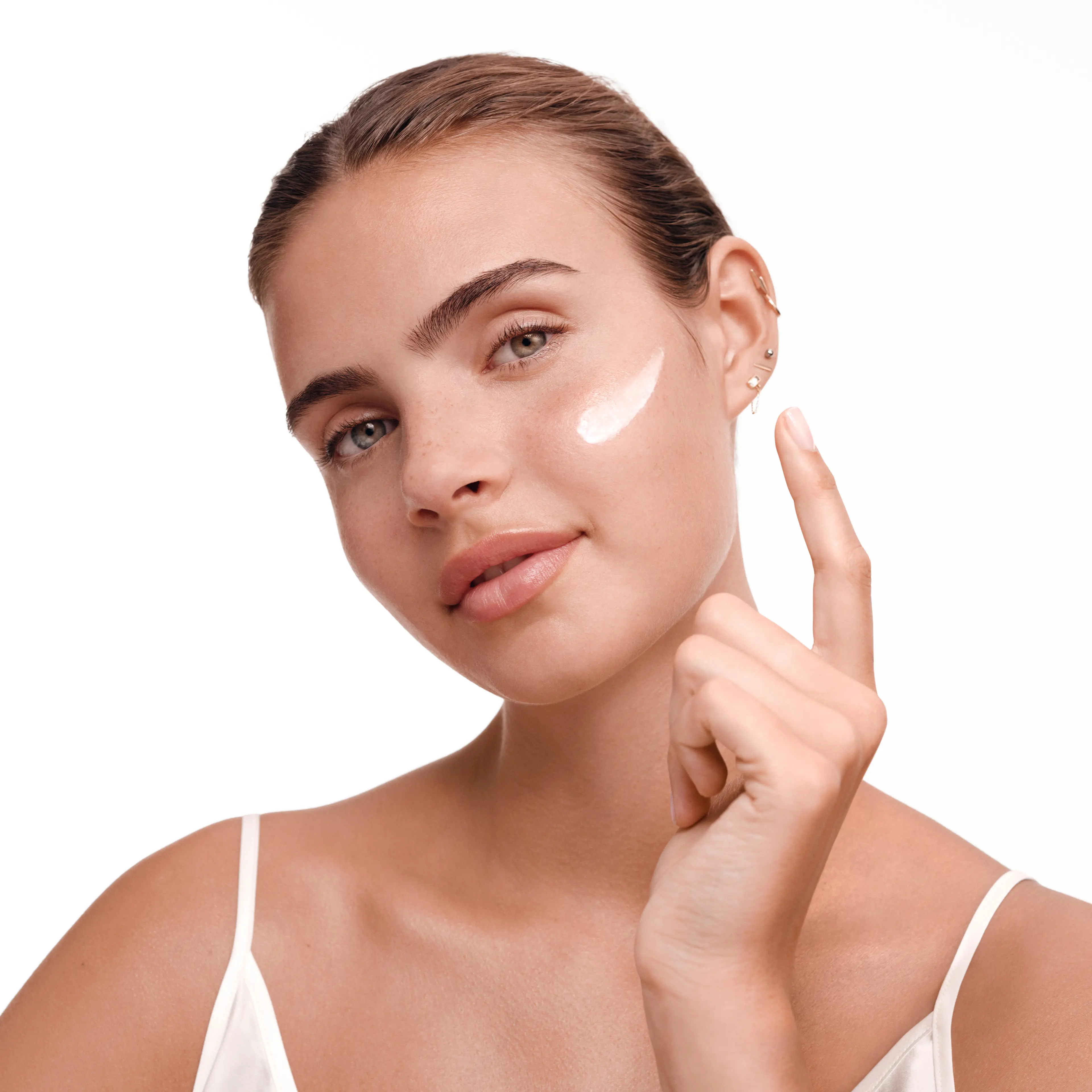 DAM ID Neutrogena CollagenBank Natalia Caucassian Swipe SPF 1x1 Static JPG