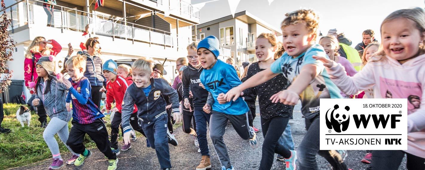 Barn som løper til skoleløp for TV-aksjonen