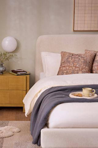 w14-26-hp-secondary-banner-bedroom-asset-mobile