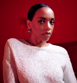 draft_giftguide_2025-grid-row3-cl-module-1-img