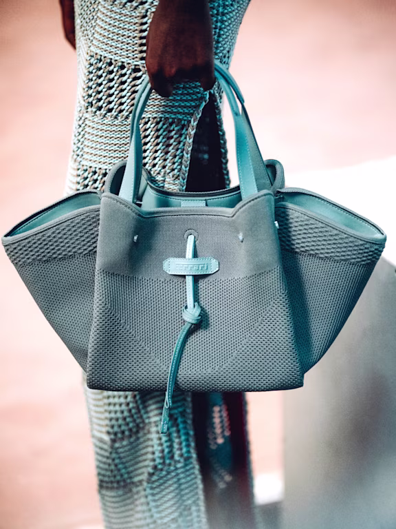  hp_ refresh_09042026-grid-MultC-cn-md-img2