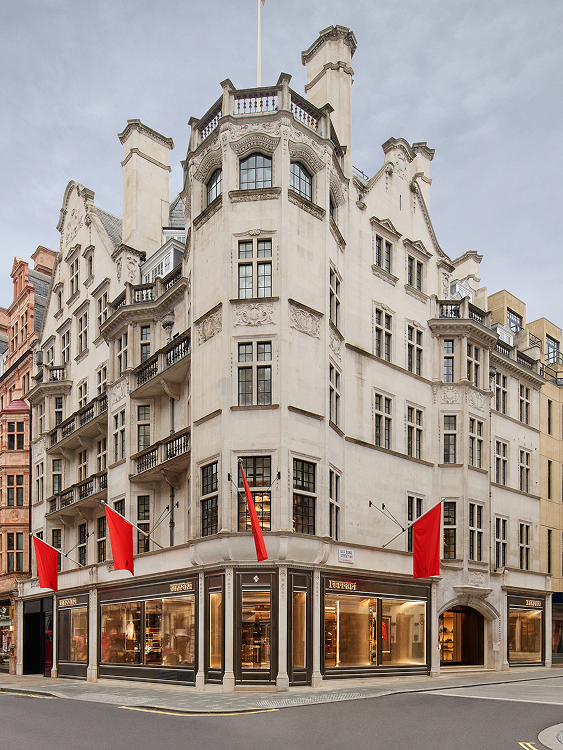 FERRARI FLAGSHIP STORE LONDON
