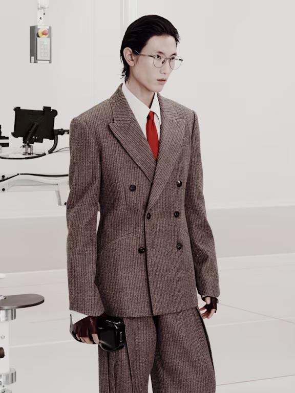 EDITORIAL-ADV-fw25-grid-row4-column-module-1-img