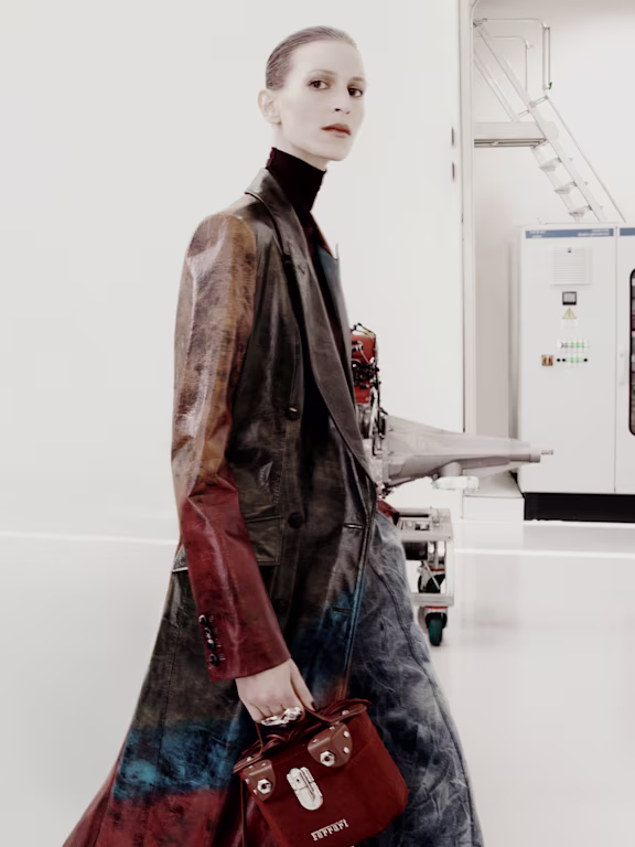 EDITORIAL-ADV-fw25-grid-row3-column-module-2-img