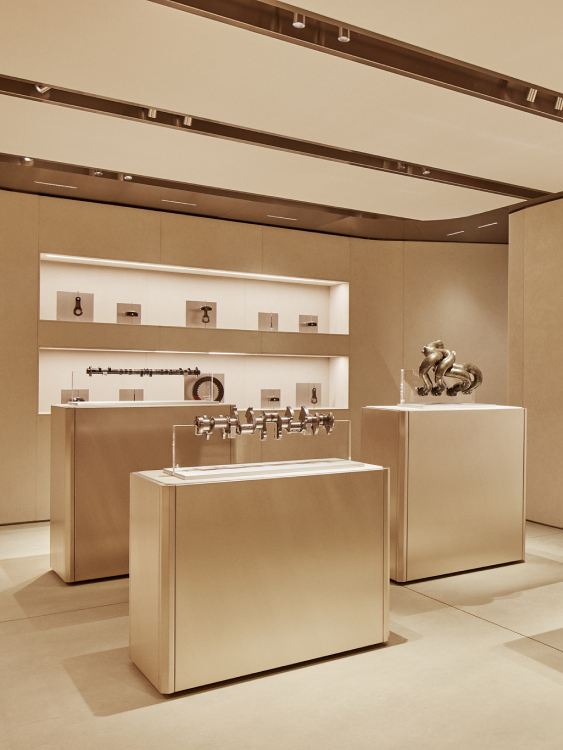 FERRARI FLAGSHIP STORE LONDON