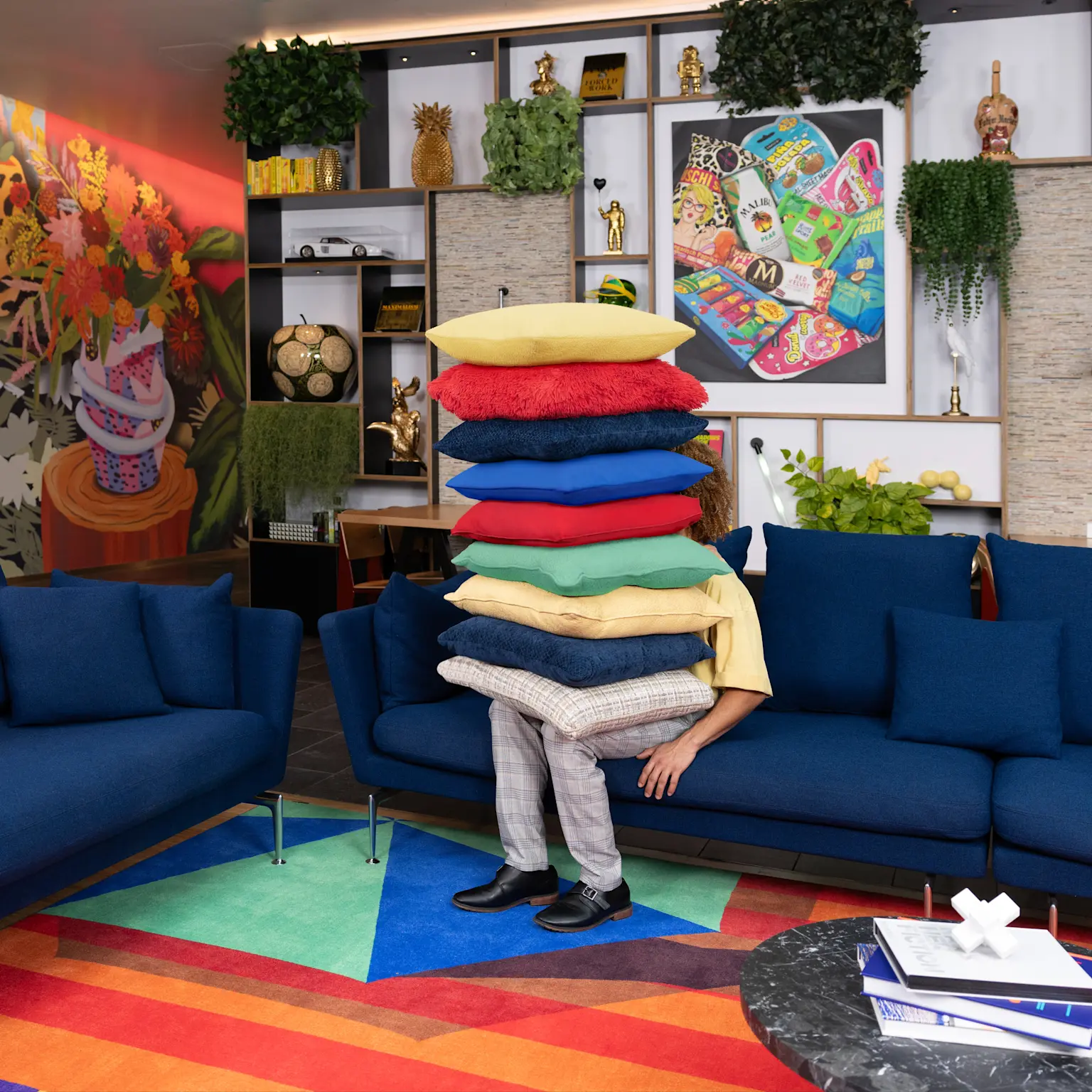 citizenM lifestyle living room bluesofa 3783 FINAL